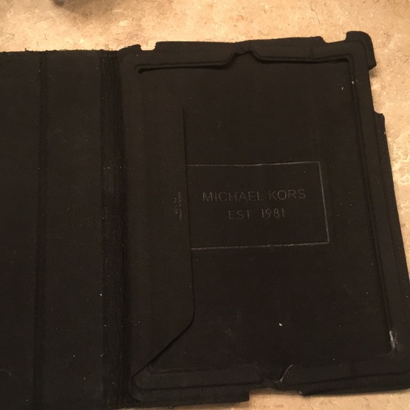 iPad case - Picture 2 of 2